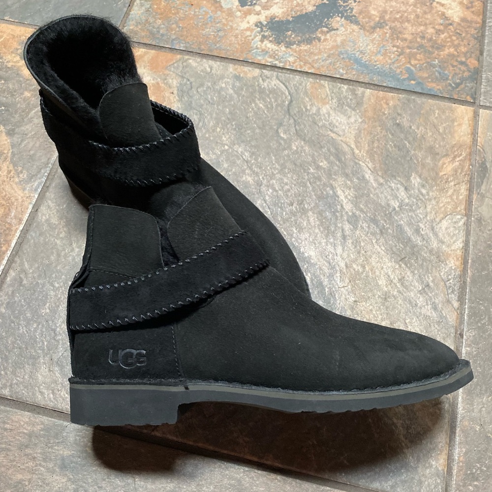 UGG MCKAY Boot